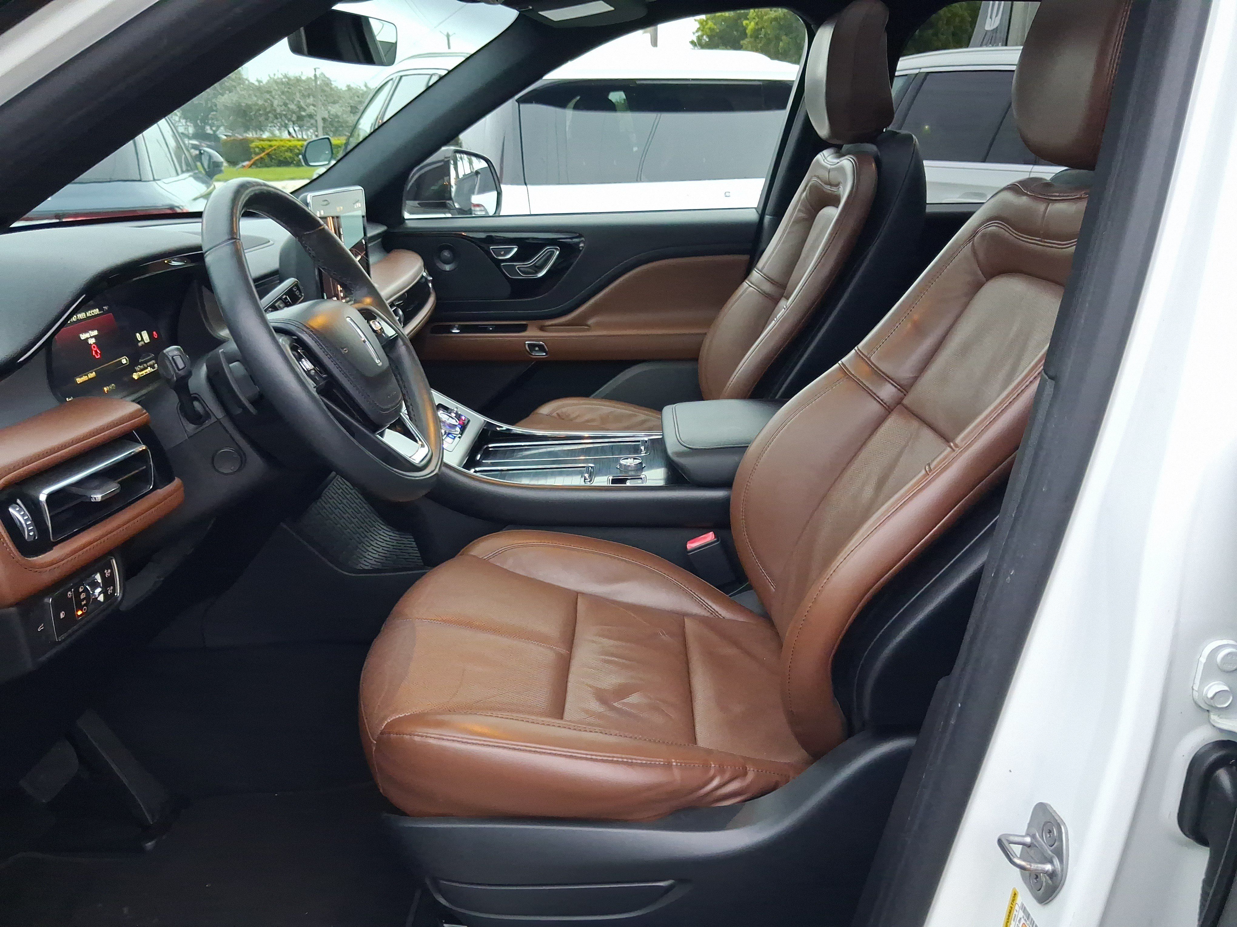 Used 2020 Lincoln Aviator Reserve w/ Equipment Group 201A RWD image 11