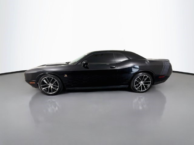Used 2016 Dodge Challenger R/T Scat Pack w/ Leather Interior Group RWD image 6