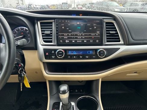 Used 2016 Toyota Highlander Plus image 25