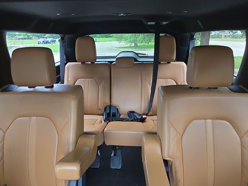 Used 2023 Ford Expedition Max Platinum AWD/4WD image 23