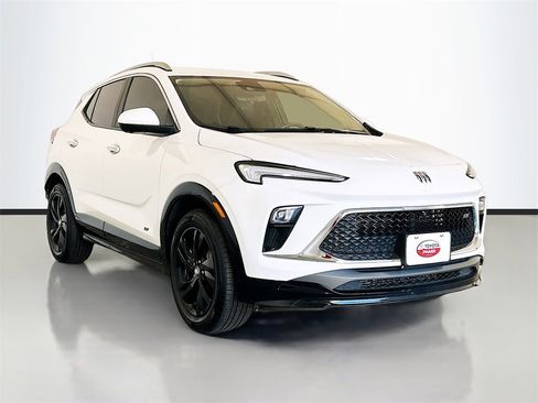 Used 2025 Buick Encore GX Sport Touring w/ Advanced Technology Package image 3