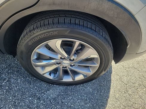Used 2023 Buick Encore GX Essence w/ Experience Buick Package FWD image 9