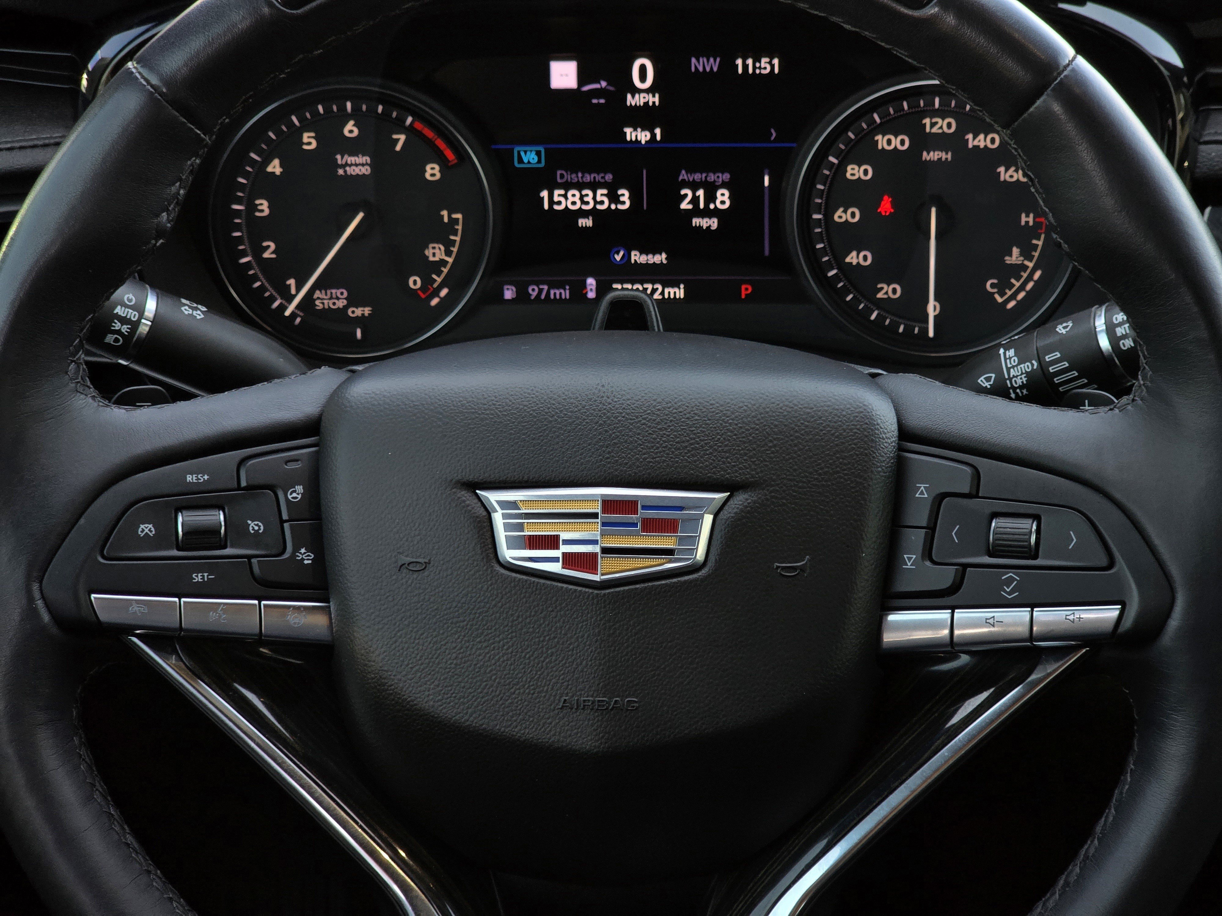 Used 2023 Cadillac XT6 Premium Luxury w/ Technology Package FWD image 17