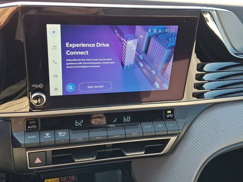 Used 2025 Toyota Camry SE image 15