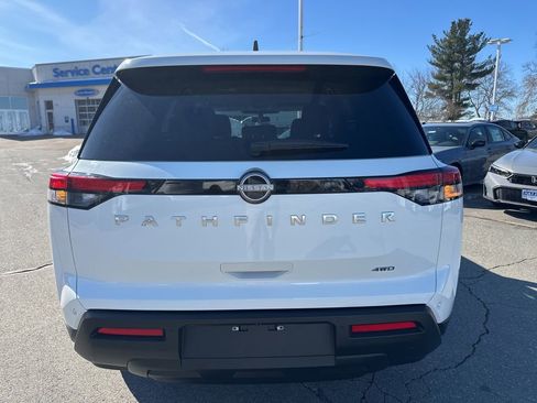 Used 2024 Nissan Pathfinder S image 6