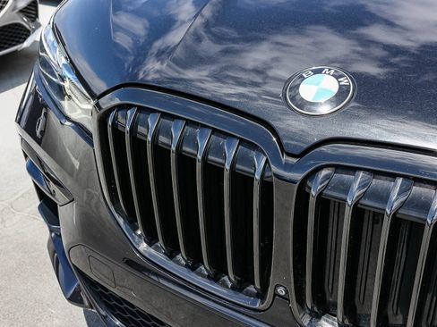 Used 2021 BMW X7 M50i AWD/4WD image 10