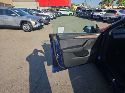 Used 2025 Tesla Model Y Long Range RWD image 10