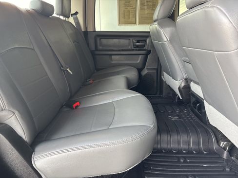 Used 2018 RAM 2500 Tradesman w/ Chrome Appearance Group image 16