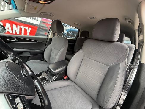 Used 2020 Kia Sorento LX w/ LX I4 Convenience Package AWD/4WD image 6