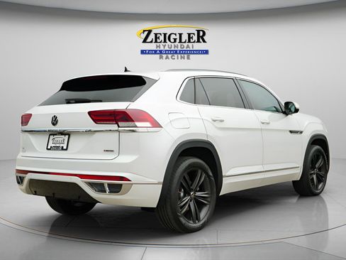 Used 2022 Volkswagen Atlas Cross Sport SEL R-Line AWD/4WD image 8