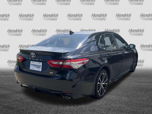 Used 2019 Toyota Camry SE FWD image 11
