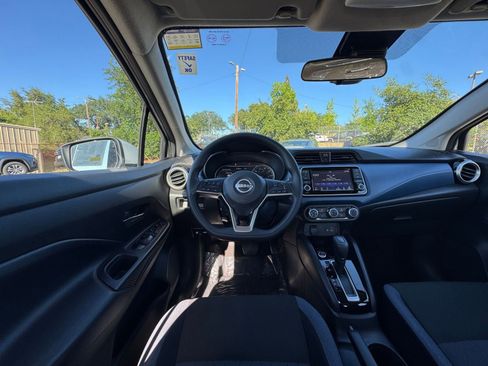 Used 2025 Nissan Versa SV image 32