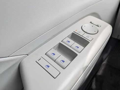 Certified 2024 Hyundai Kona SEL FWD image 21