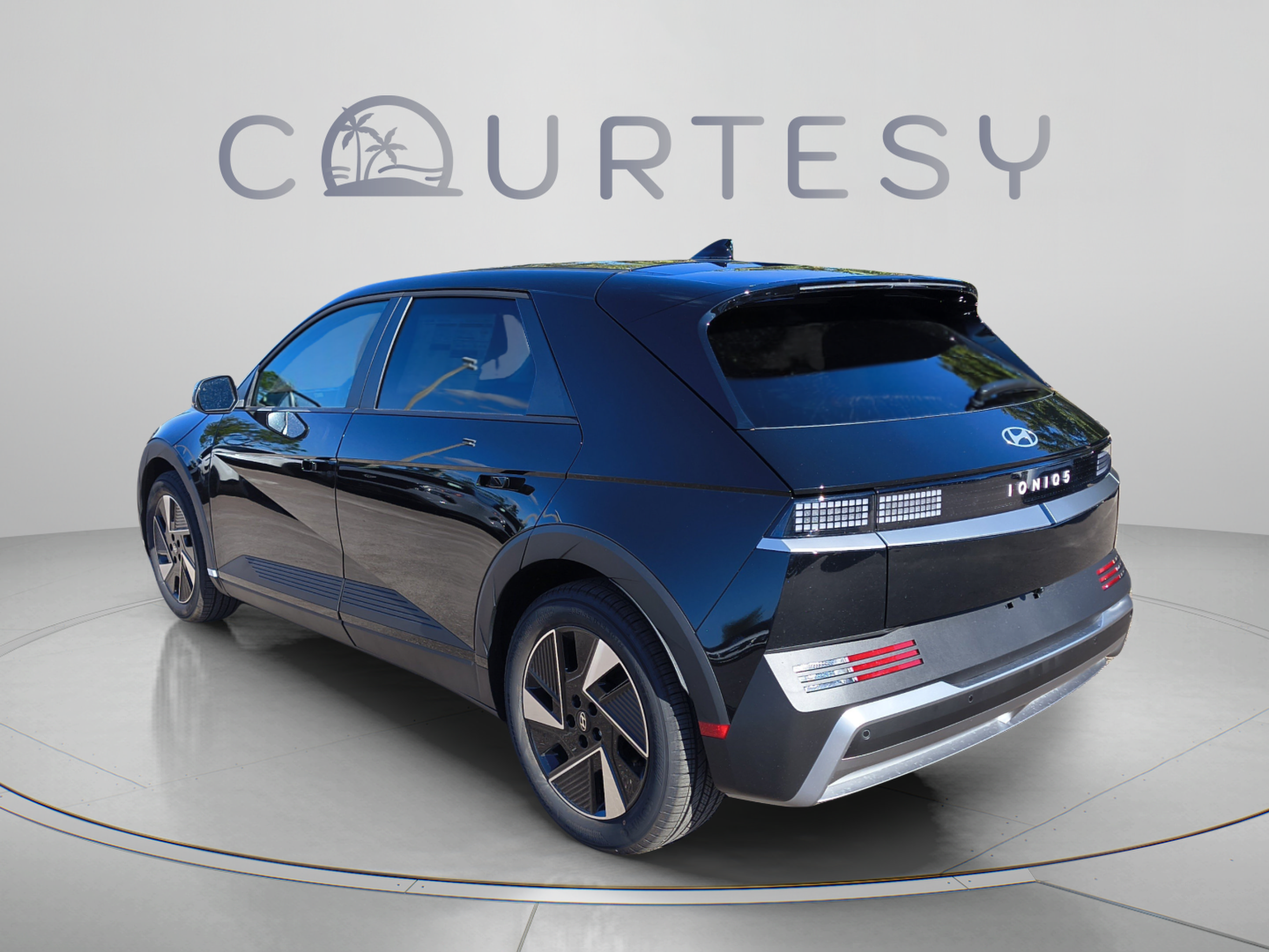 New 2027 Hyundai Ioniq 5 SE RWD image 3