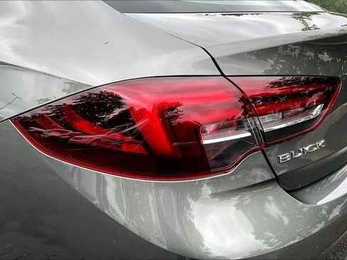 Used 2018 Buick Regal Preferred FWD image 22