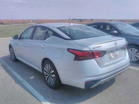 Used 2025 Nissan Altima 2.5 SV FWD image 5