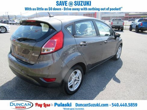 Used 2017 Ford Fiesta SE image 3
