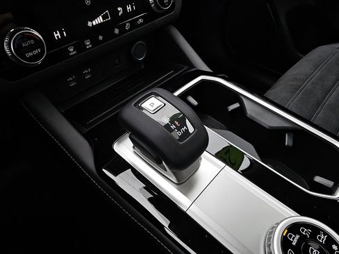 New 2026 Mitsubishi Outlander SE image 23