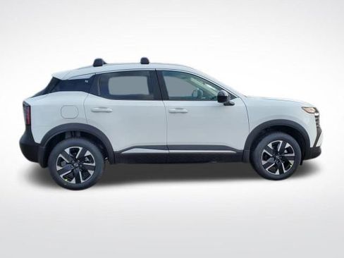 New 2026 Nissan Kicks SV image 6