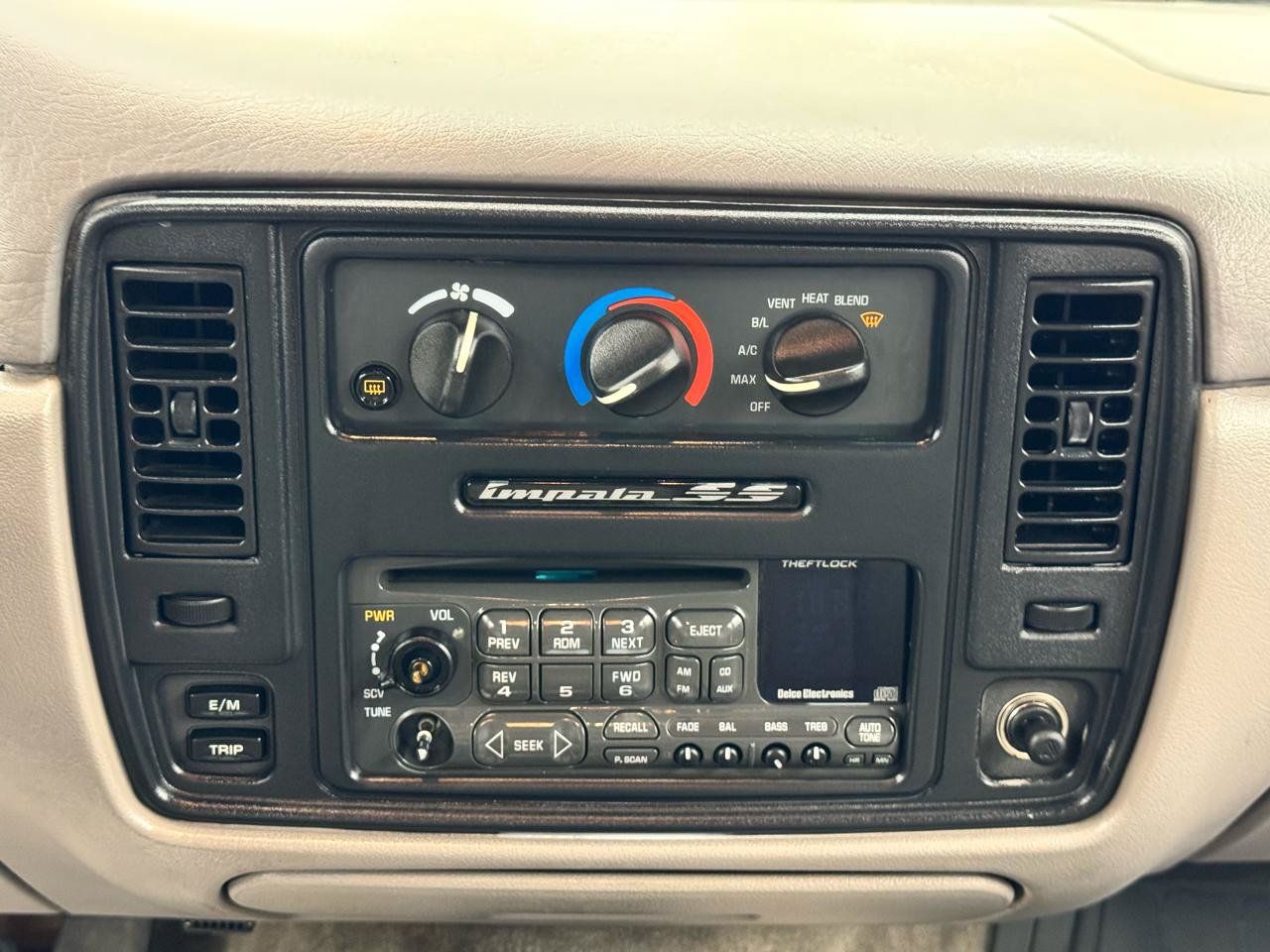Used 1996 Chevrolet Impala SS RWD image 22