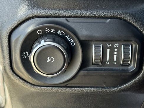 Used 2019 Jeep Wrangler Sport image 22