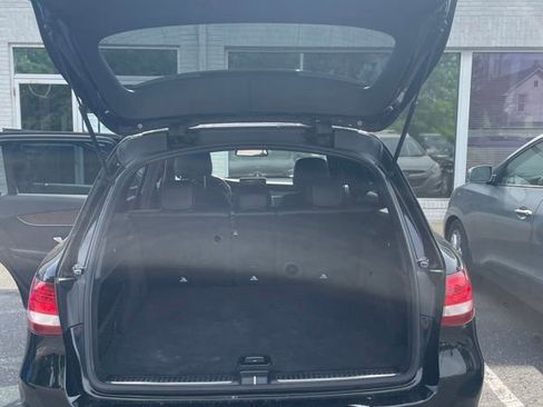 Used 2018 Mercedes-Benz GLC 300 4MATIC image 11