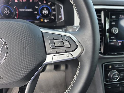 Used 2022 Volkswagen Atlas SEL image 23