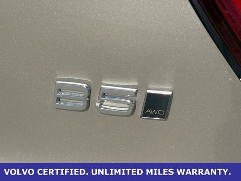 Certified 2023 Volvo XC40 B5 Plus w/ Protection Package Premier image 10