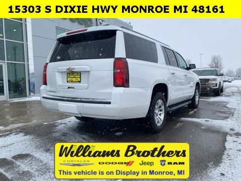 Used 2017 Chevrolet Suburban LT image 6