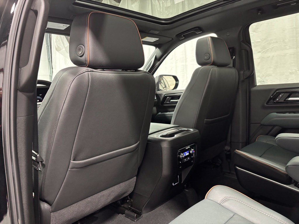 Used 2026 GMC Yukon XL AT4 AWD/4WD image 46