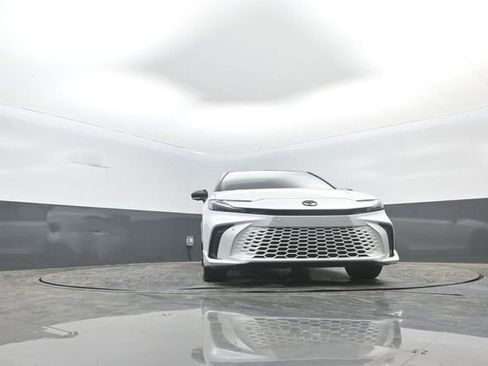 Used 2025 Toyota Camry XSE w/ Premium Plus Package image 34