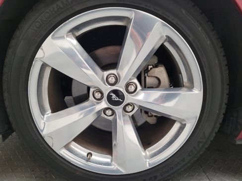 Used 2019 Ford Mustang Coupe w/ Equipment Group 101A RWD image 31