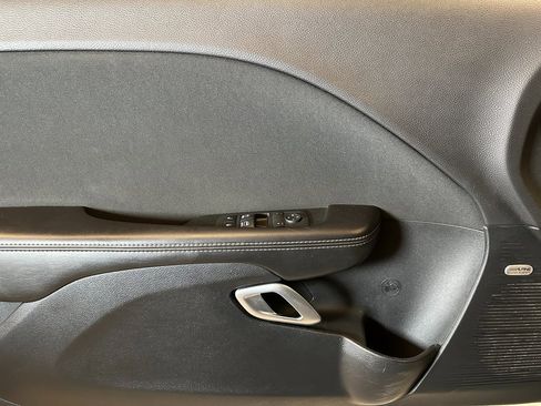 Used 2018 Dodge Challenger SXT w/ Sound Group image 19