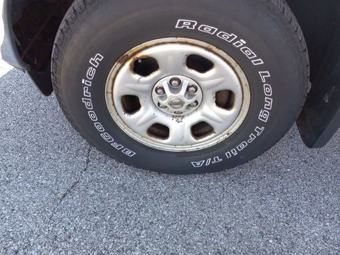 Used 2008 Nissan Frontier SE w/ Tow Hitch Pkg image 14