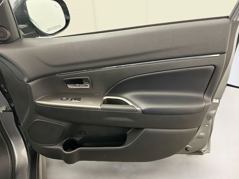 Used 2025 Mitsubishi Outlander Sport SE image 32