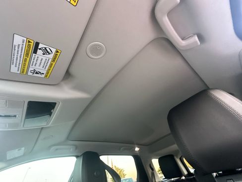 Used 2025 Land Rover Discovery Sport S AWD/4WD image 32
