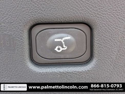 Used 2022 Lincoln Nautilus FWD w/ Premium Package image 14