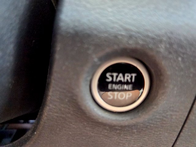Used 2022 Nissan Frontier SV AWD/4WD image 27