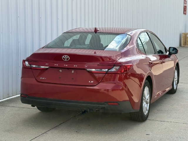 Used 2025 Toyota Camry LE FWD image 4