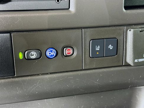 Used 2021 Chevrolet Express 3500 w/ Driver Convenience Package RWD image 12