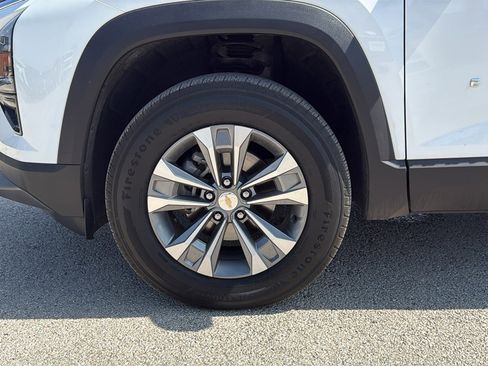 Used 2025 Chevrolet Equinox LT w/ Convenience Package II image 28