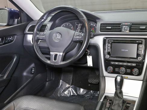 Used 2013 Volkswagen Passat 2.5 SE image 5