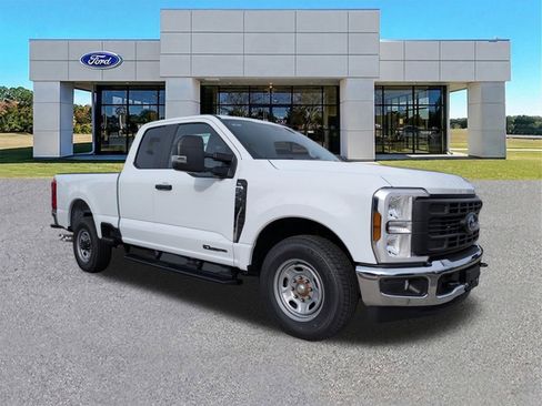 New 2026 Ford F250 XL RWD image 2
