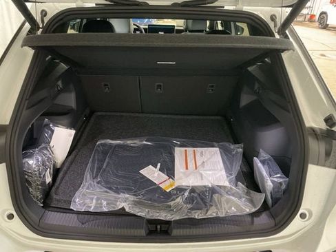 New 2026 Volkswagen Tiguan SEL R-Line AWD/4WD image 10