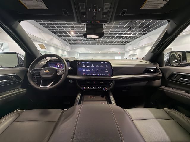 Used 2025 Chevrolet Tahoe Premier AWD/4WD image 16