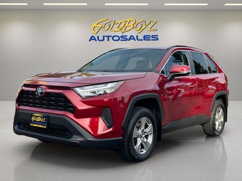 Used 2022 Toyota RAV4 XLE image 8