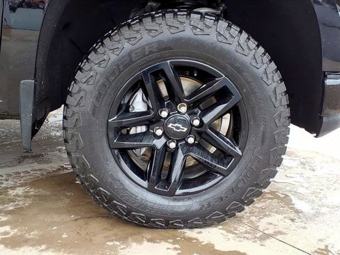Used 2020 Chevrolet Silverado 1500 LT Trail Boss image 8