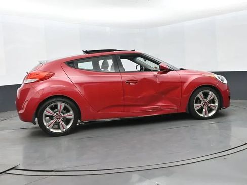 Used 2013 Hyundai Veloster w/ Style Pkg FWD image 4
