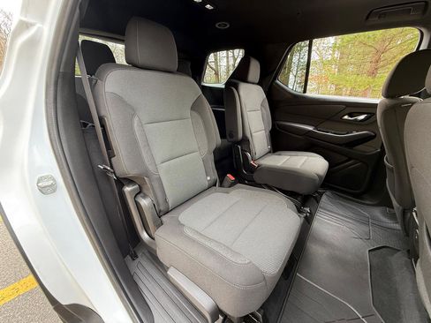 Used 2023 Chevrolet Traverse LT w/ Midnight/Sport Edition image 32