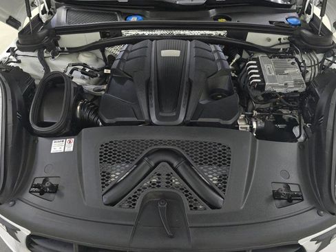 Used 2021 Porsche Macan GTS image 12